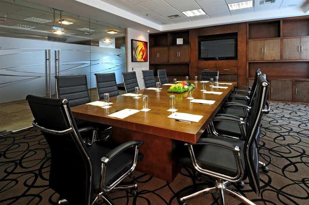 Hotel Doubletree By Hilton Querétaro Business foto