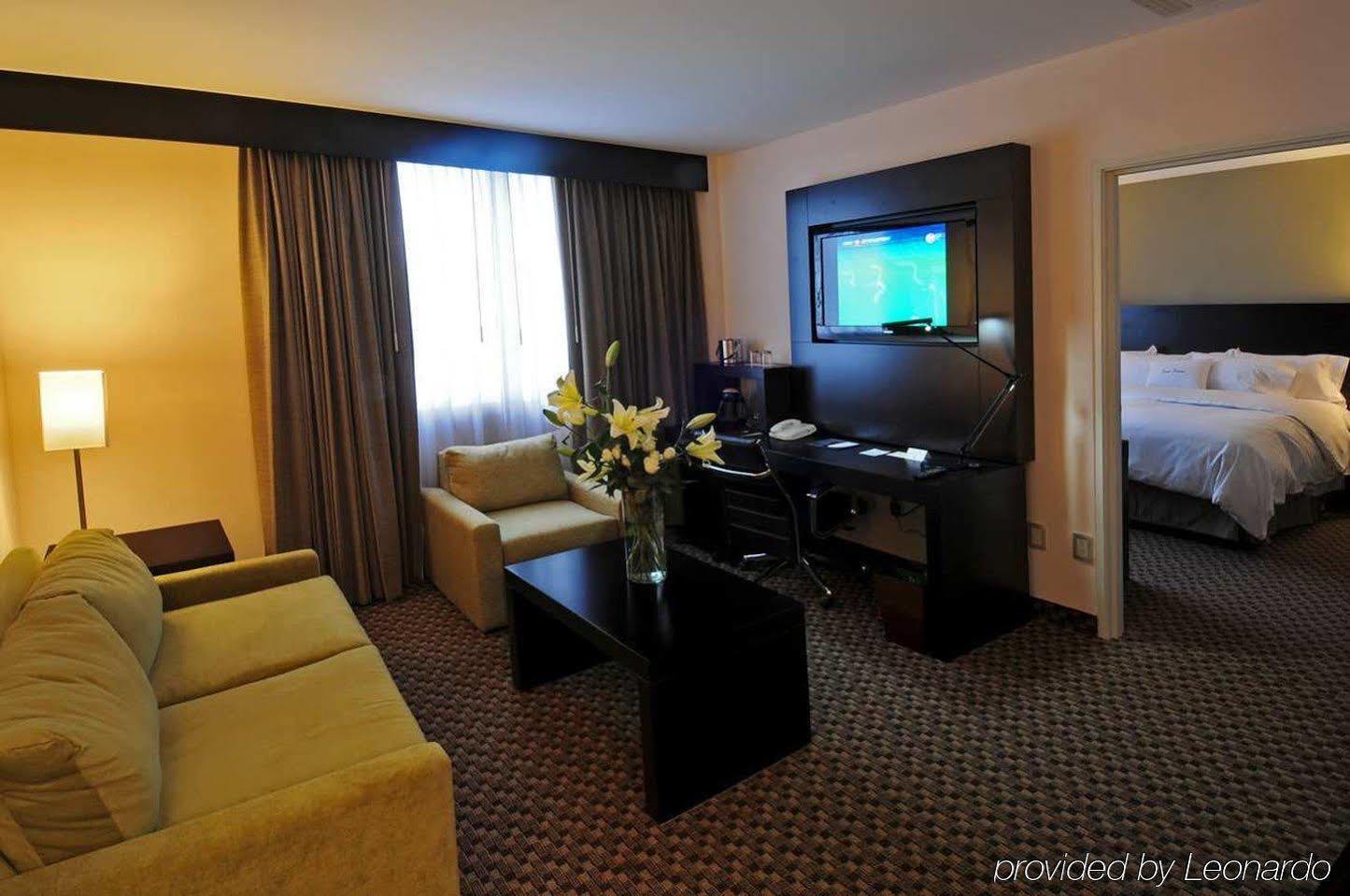 Hotel Doubletree By Hilton Querétaro Zimmer foto